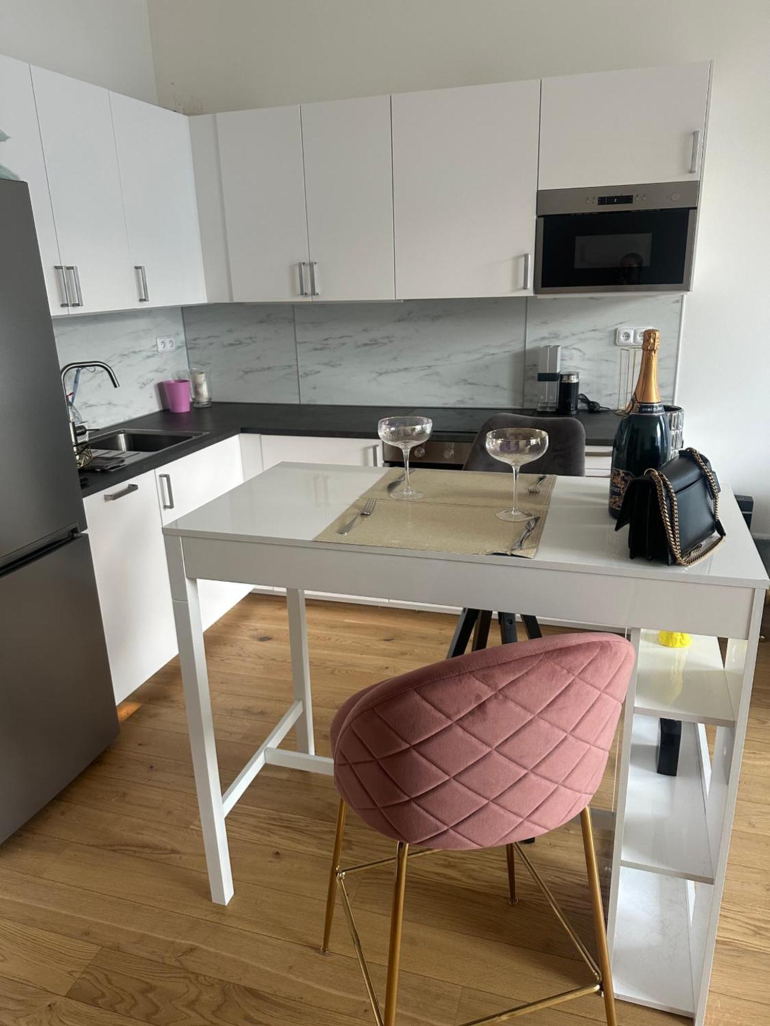 Pasta Party Apartment, Free Parking, Fully Equipped *